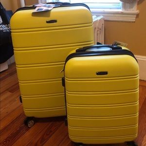 Rockland 360 roller luggage set.